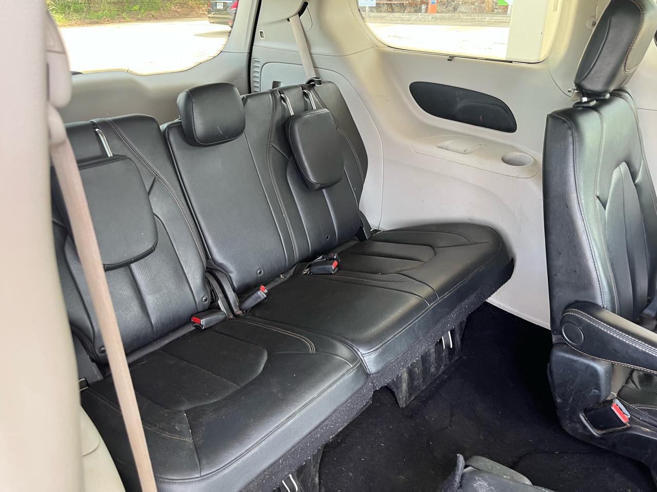 Chrysler Pacifica Touring L FWD 2020