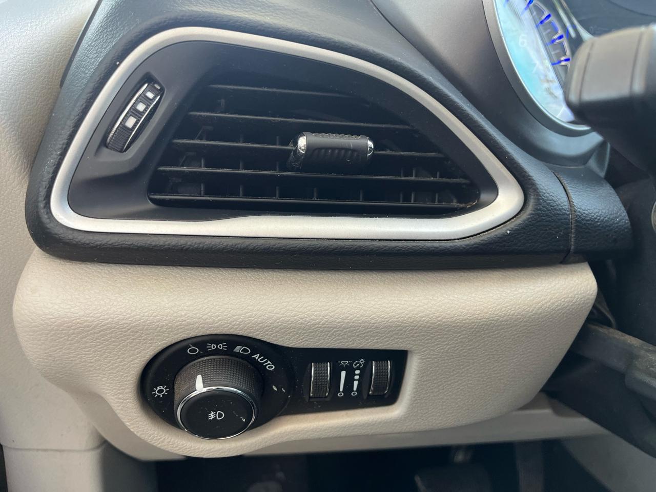 Chrysler Pacifica Touring L FWD 2020