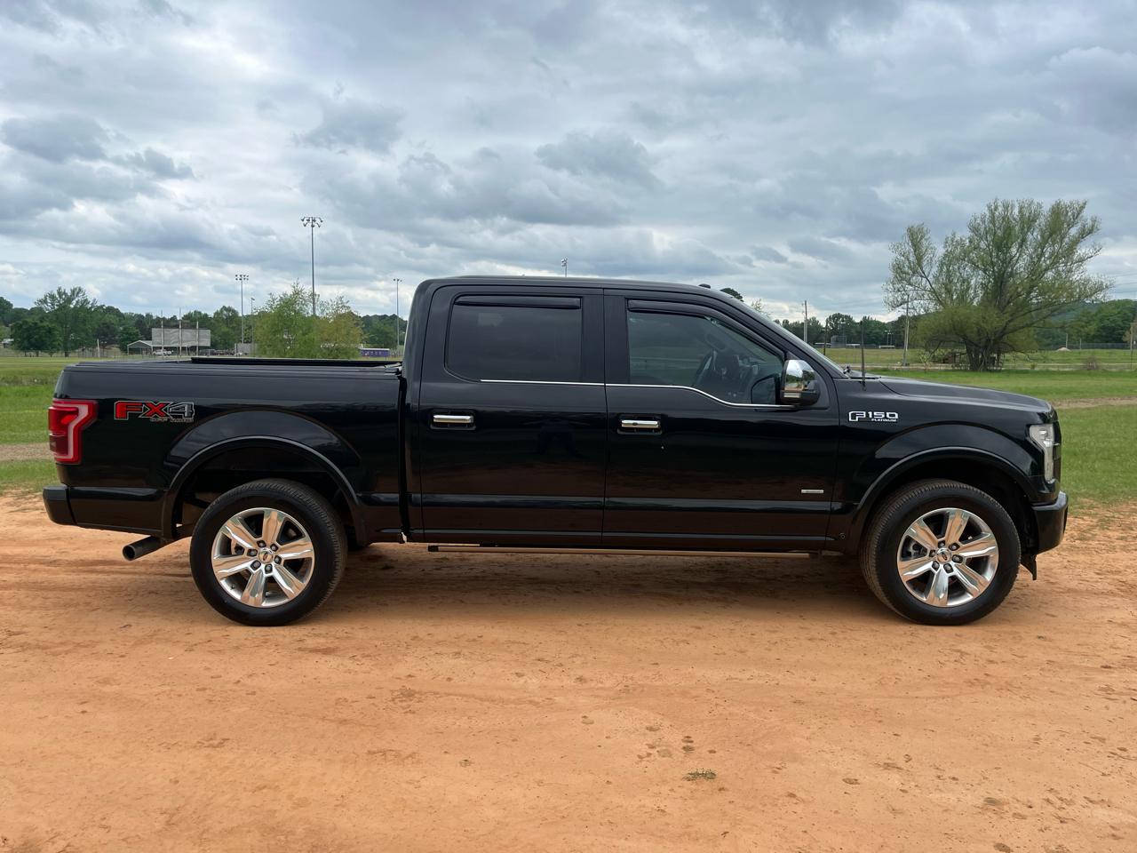 Ford F-150 4WD SuperCrew 145" Platinum 2017