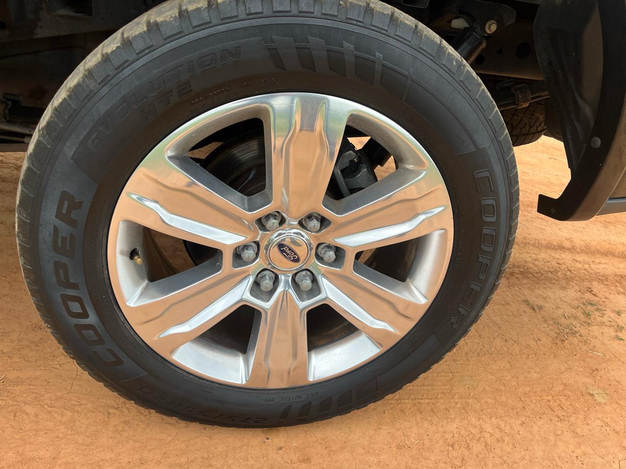 Ford F-150 4WD SuperCrew 145" Platinum 2017