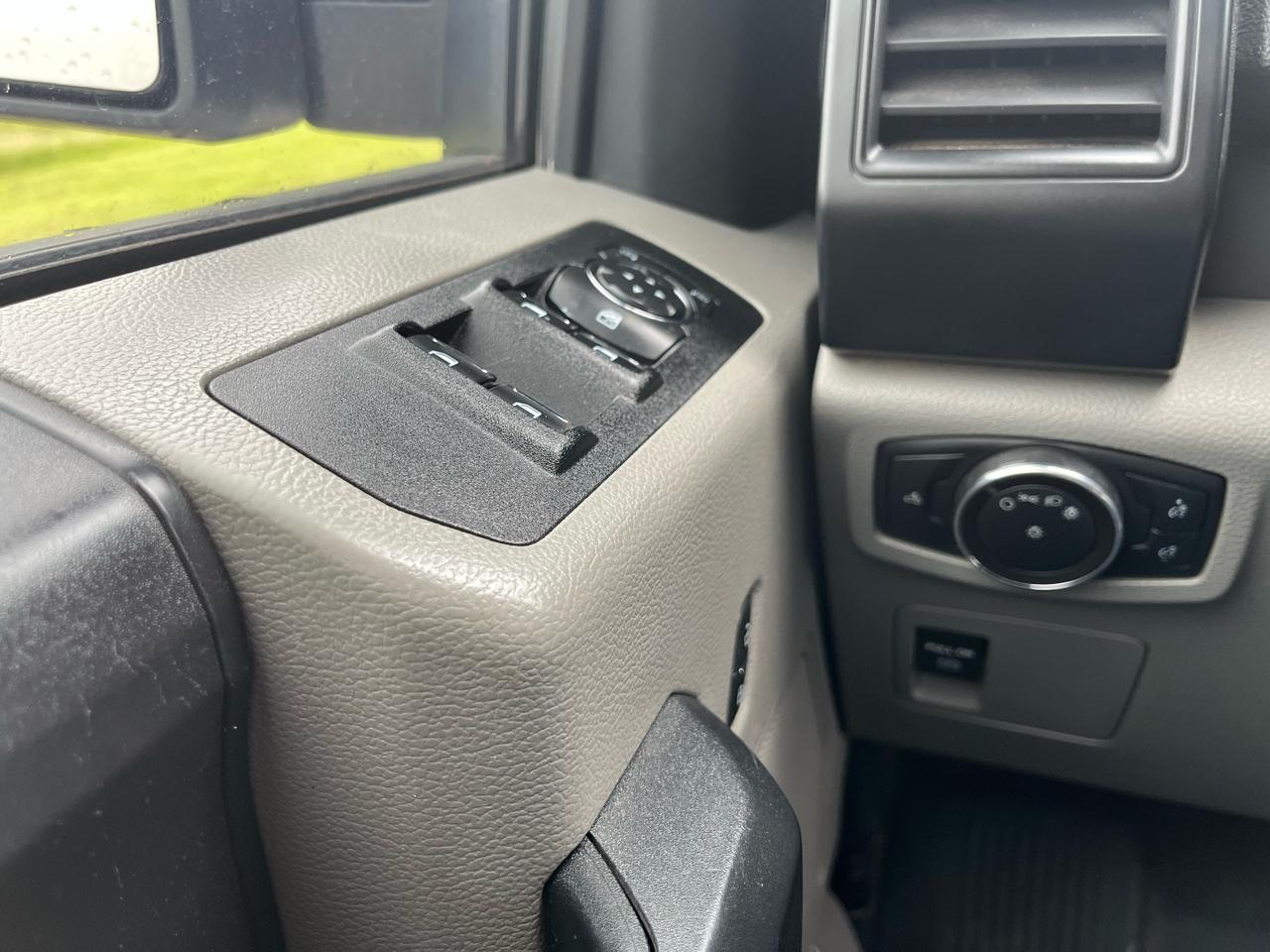 Ford F-150 Lariat 4WD SuperCab 8' Box 2018