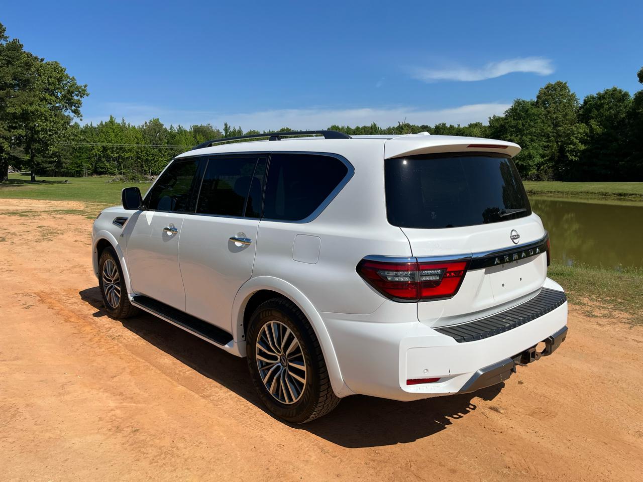 Nissan Armada 4x4 SV 2021