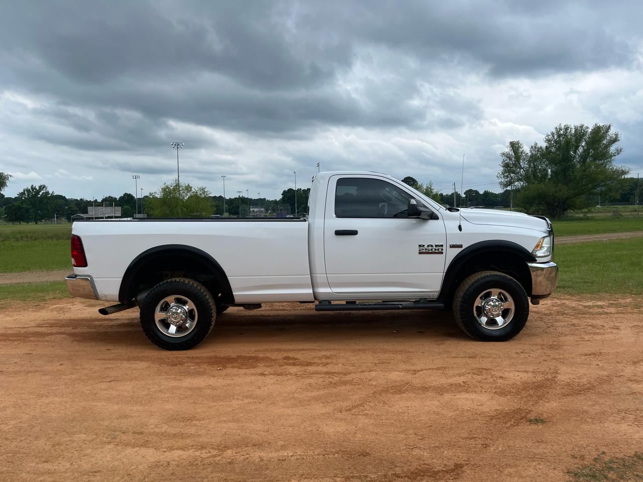 RAM 2500 4WD Reg Cab 140.5" Tradesman 2014