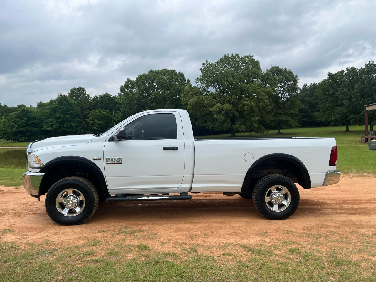 RAM 2500 4WD Reg Cab 140.5" Tradesman 2014