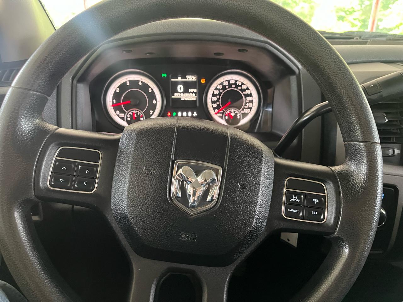 RAM 2500 4WD Reg Cab 140.5" Tradesman 2014