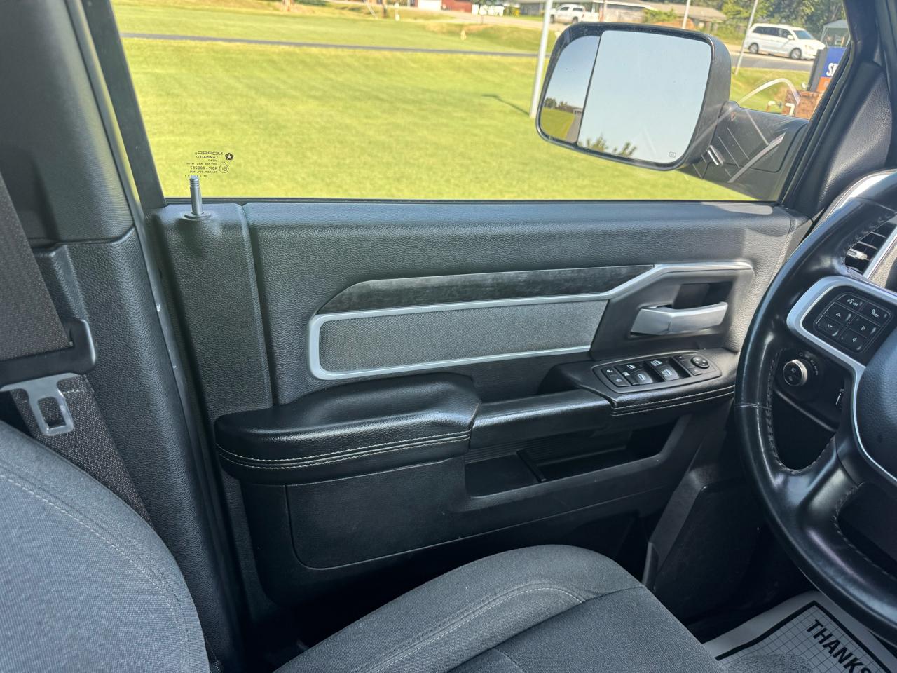 RAM 2500 Big Horn 4x4 Crew Cab 6'4" Box 2022