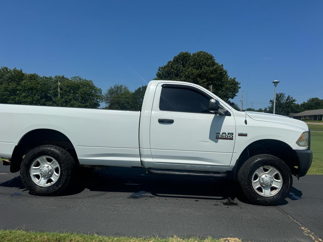 RAM 2500 4WD Reg Cab 140.5" Tradesman 2014