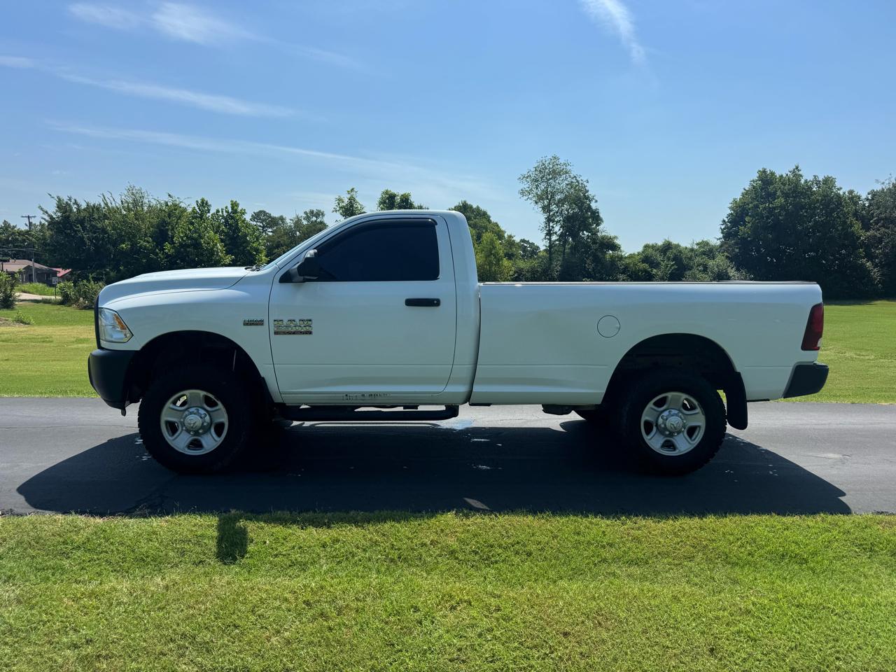 RAM 2500 4WD Reg Cab 140.5" Tradesman 2014