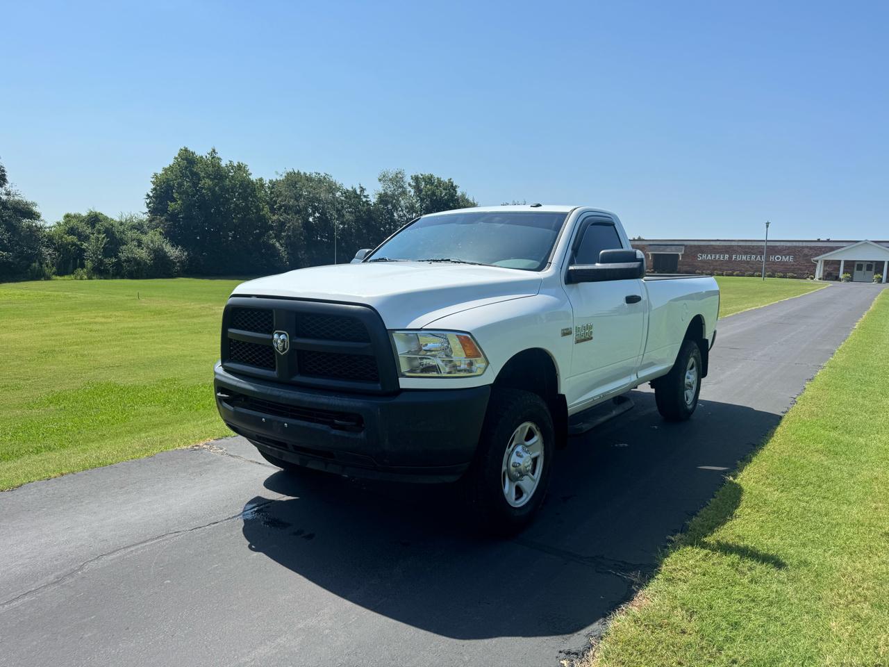 RAM 2500 4WD Reg Cab 140.5" Tradesman 2014