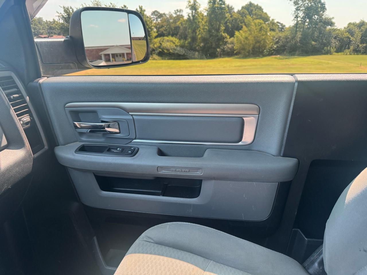 RAM 2500 4WD Reg Cab 140.5" Tradesman 2014
