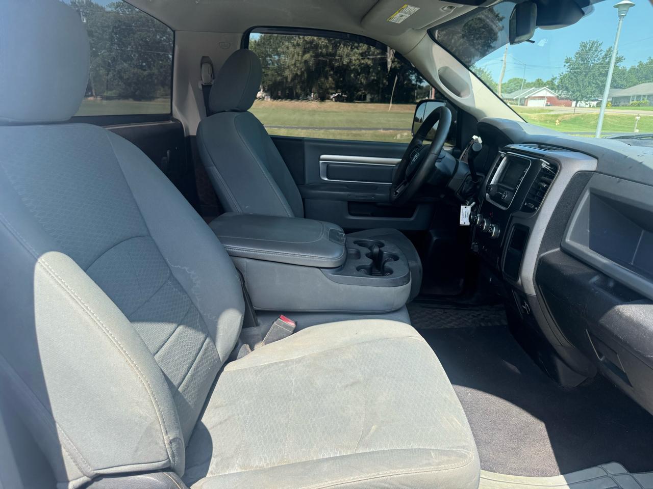 RAM 2500 4WD Reg Cab 140.5" Tradesman 2014