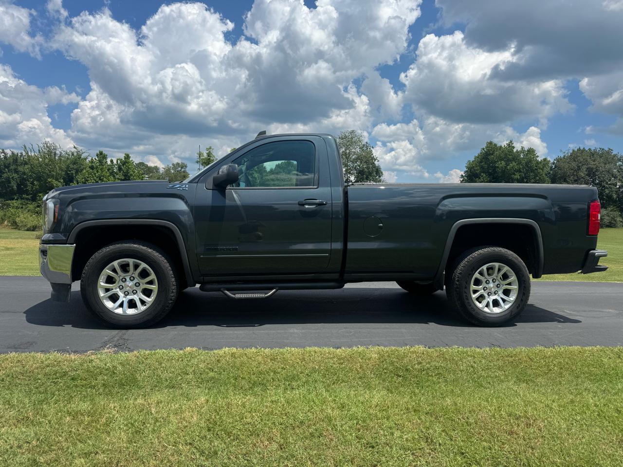 GMC Sierra 1500 4WD Reg Cab 133.0" SLE 2017