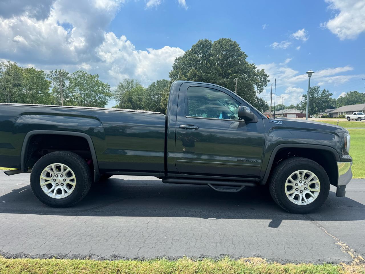 GMC Sierra 1500 4WD Reg Cab 133.0" SLE 2017
