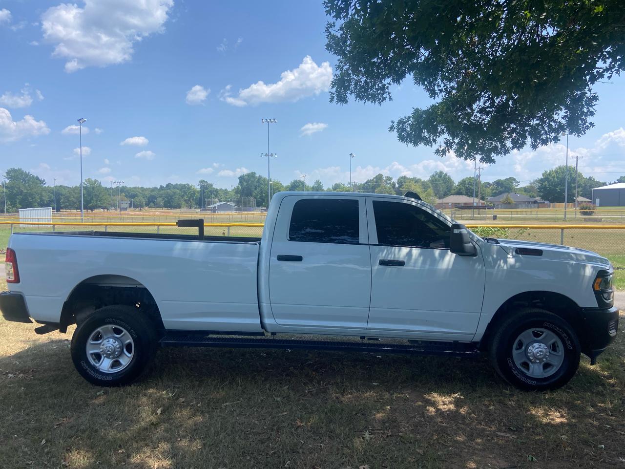 RAM 2500 Tradesman 4x4 Crew Cab 8' Box 2024