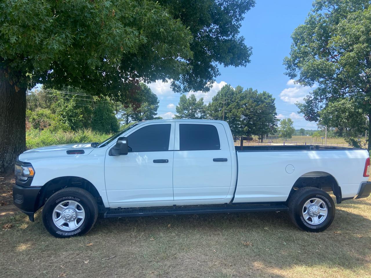 RAM 2500 Tradesman 4x4 Crew Cab 8' Box 2024