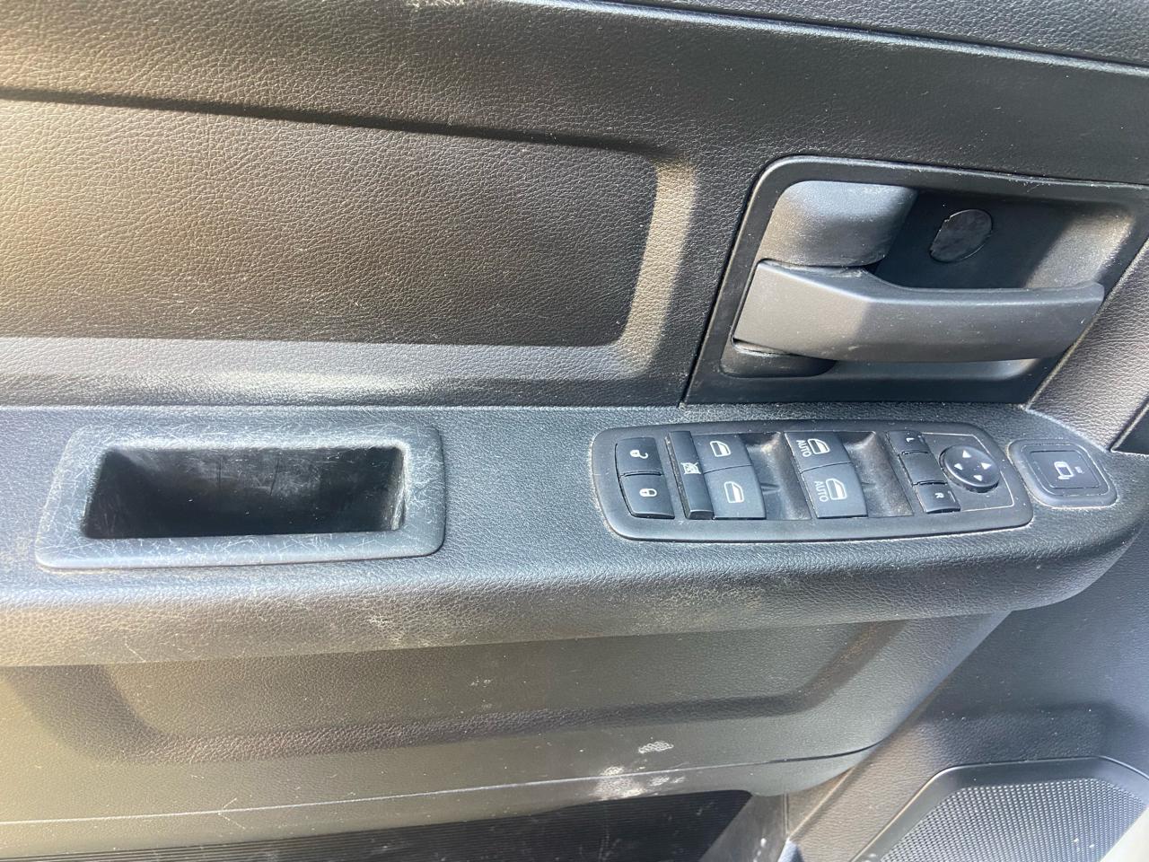 RAM 2500 Tradesman 4x4 Crew Cab 8' Box 2024