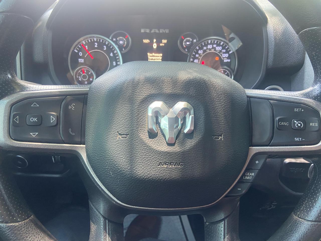 RAM 2500 Tradesman 4x4 Crew Cab 8' Box 2024