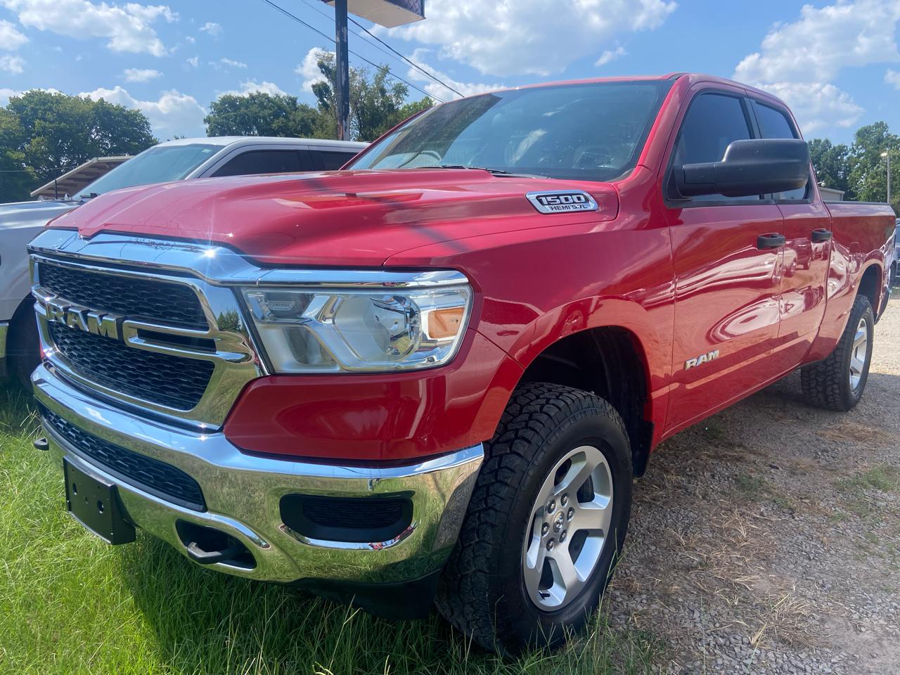 RAM 1500 4WD Quad Cab 140.5" Tradesman 2019