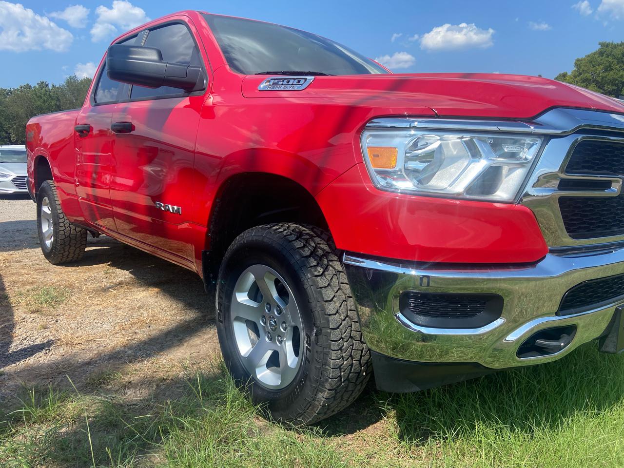 RAM 1500 4WD Quad Cab 140.5" Tradesman 2019