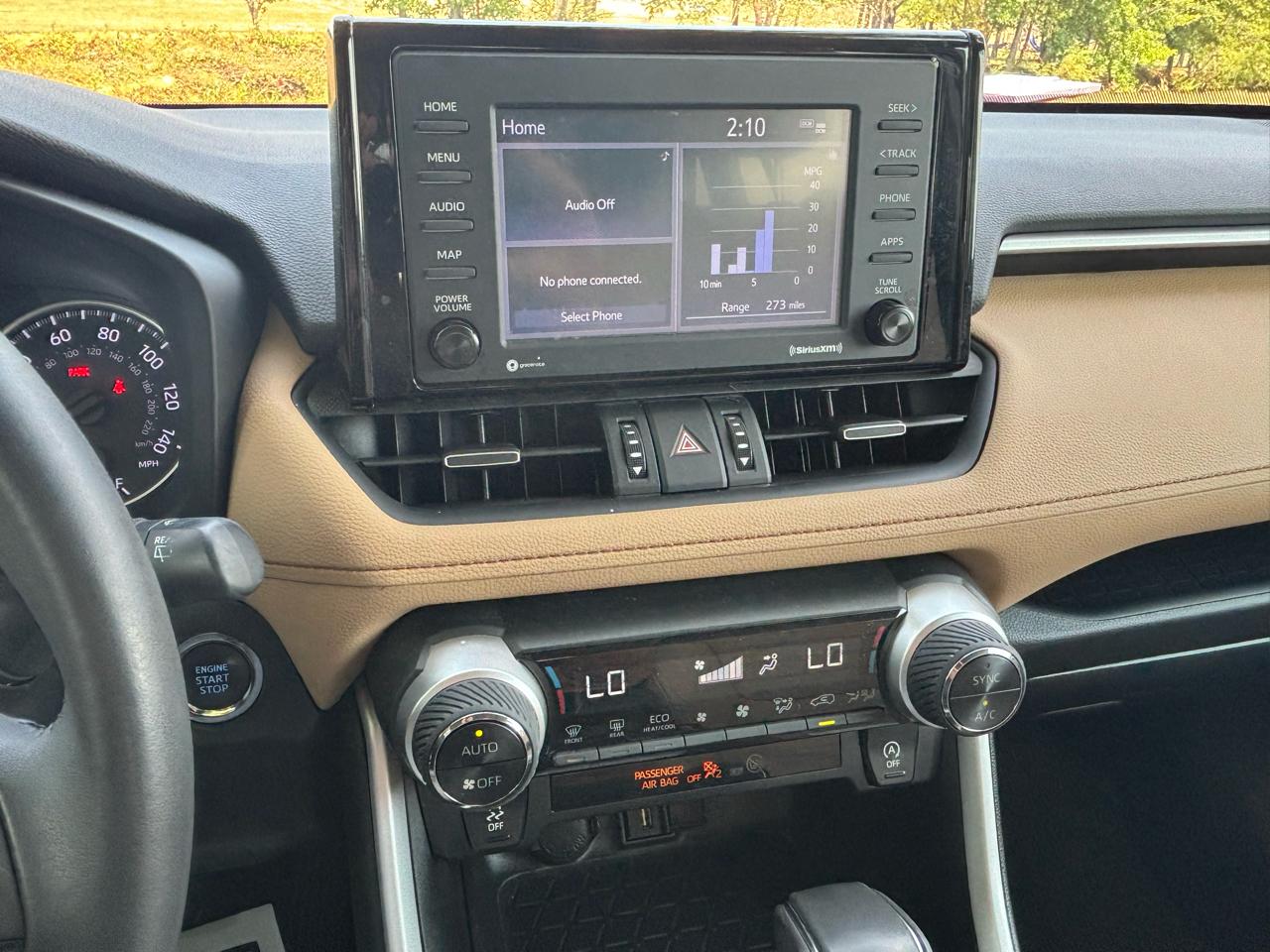 Toyota RAV4 XLE Premium FWD (Natl) 2021