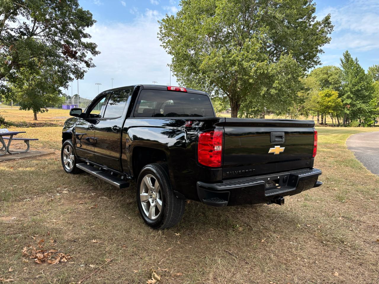 Chevrolet Silverado 1500 4WD Crew Cab 143.5" LT w/2LT 2018