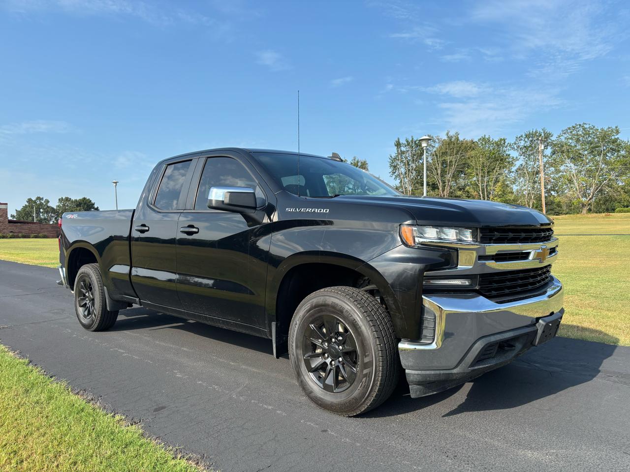 Chevrolet Silverado 1500 4WD Double Cab 147" LT 2020