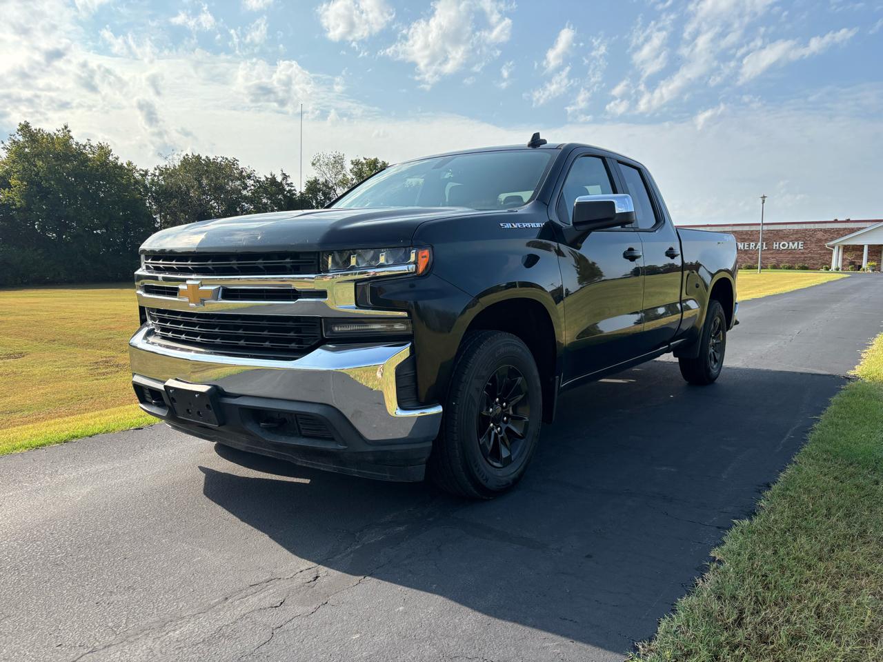 Chevrolet Silverado 1500 4WD Double Cab 147" LT 2020