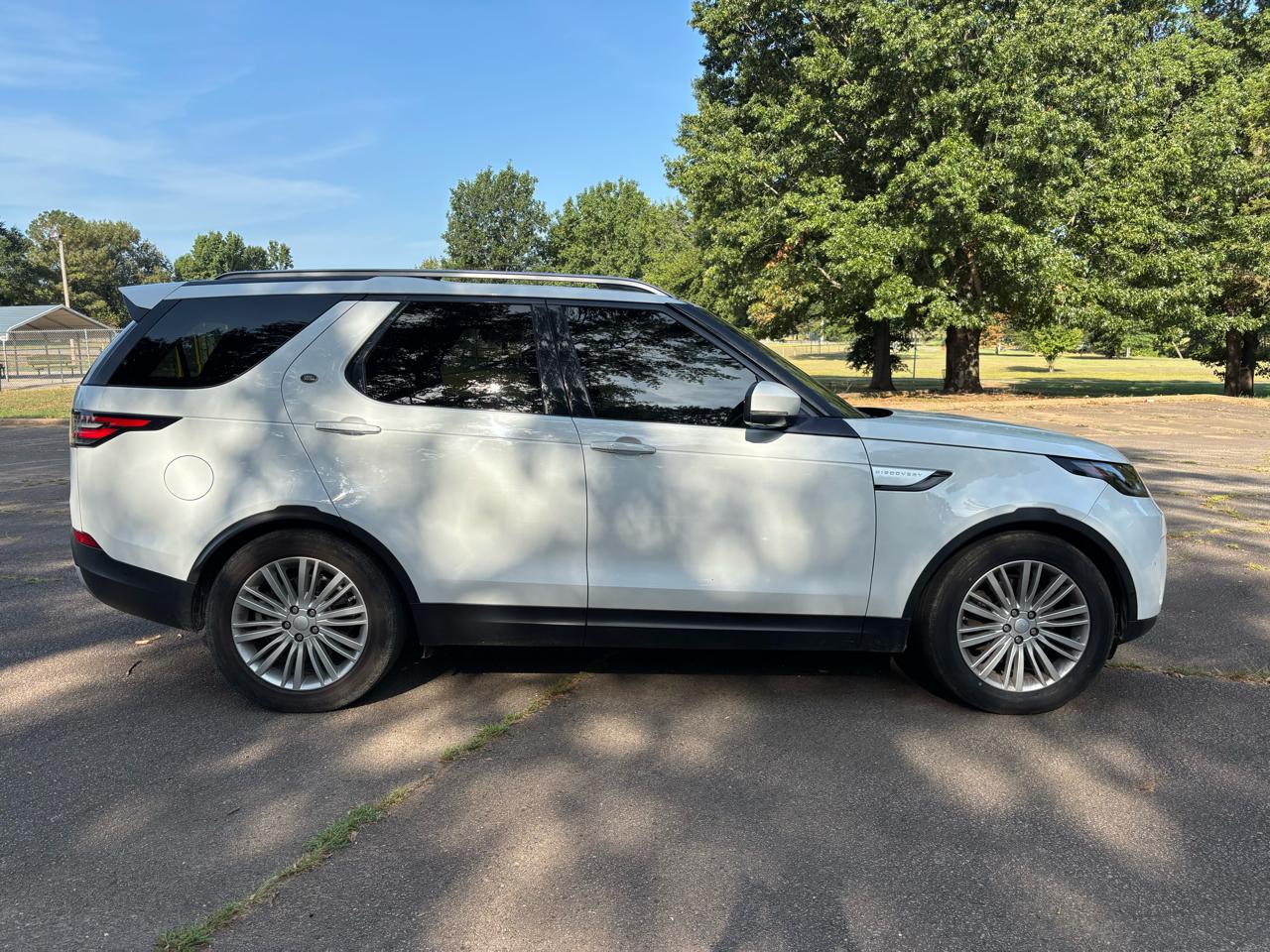 2017 Land Rover Discovery HSE Luxury V6 Supercharged