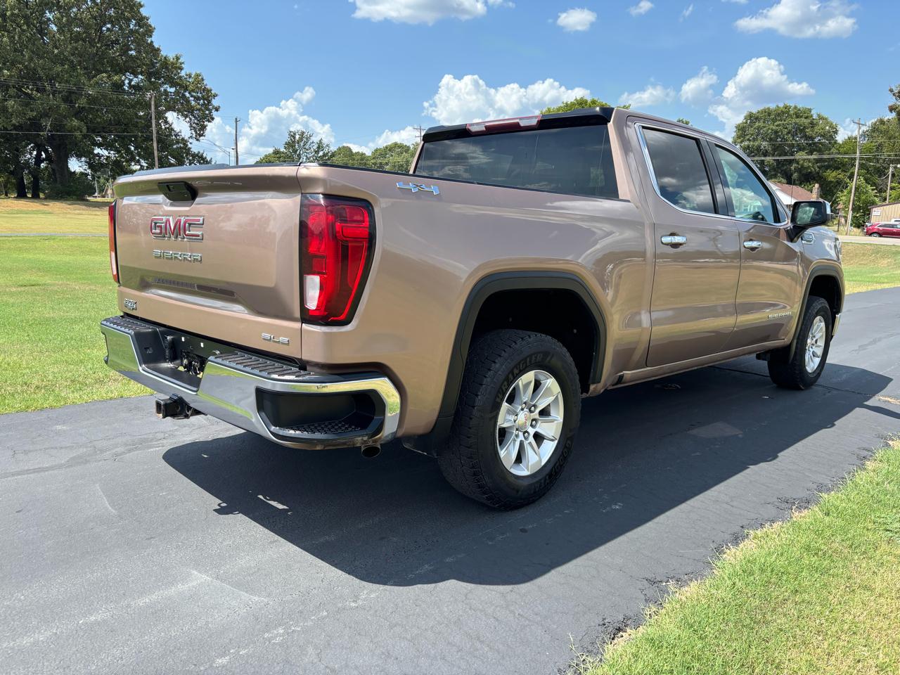 GMC Sierra 1500 4WD Crew Cab 147" SLE 2019