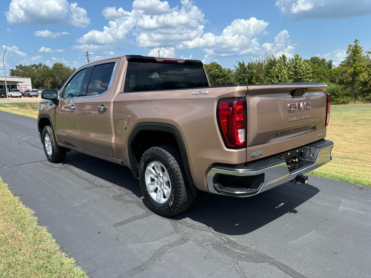 GMC Sierra 1500 4WD Crew Cab 147" SLE 2019