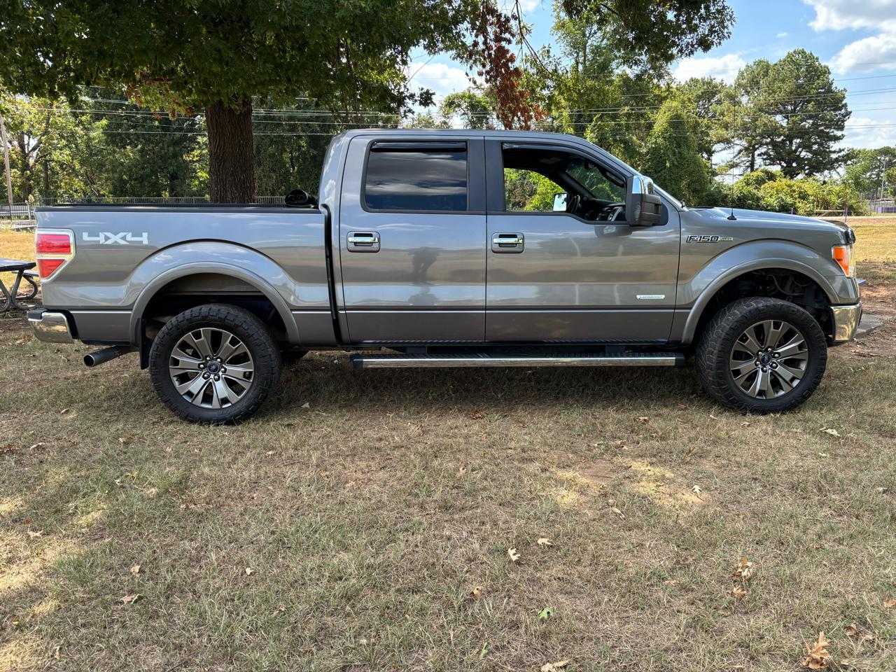 2012 Ford F-150 4WD SuperCrew 145" Platinum