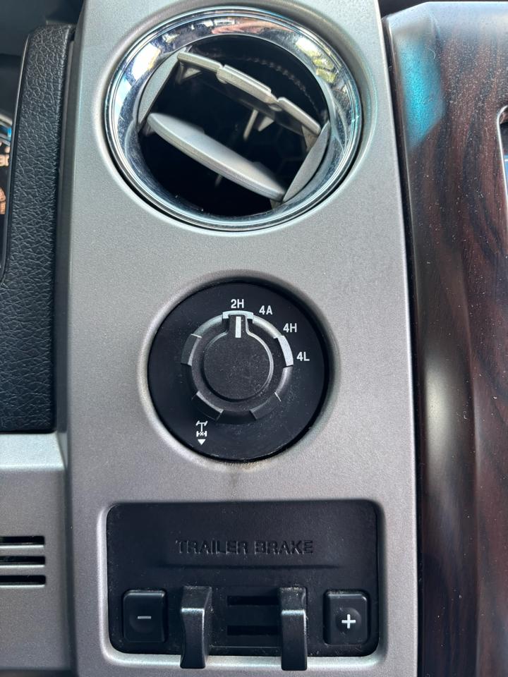 Ford F-150 4WD SuperCrew 145" Platinum 2012