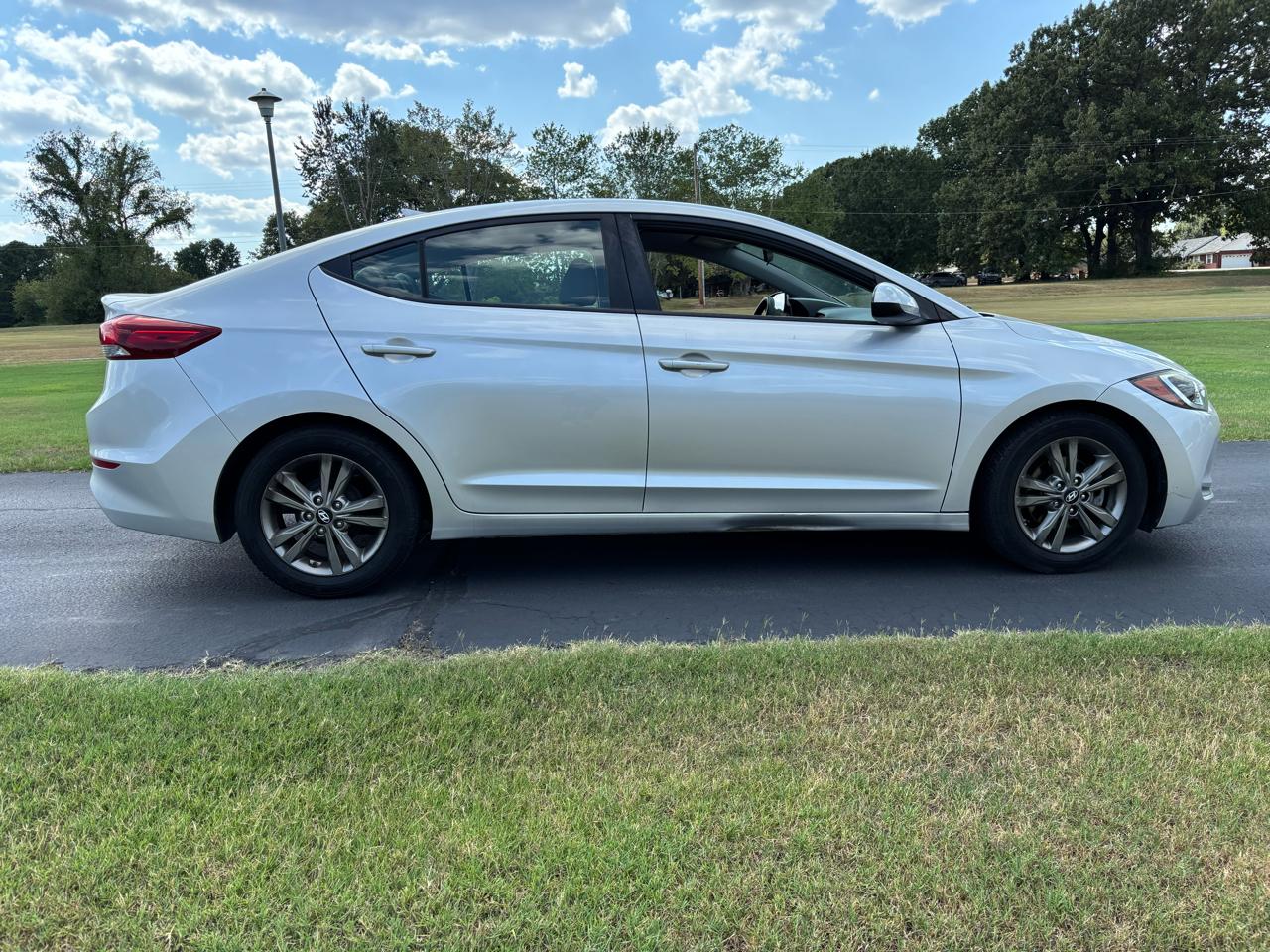 Hyundai Elantra SE 2.0L Auto (Alabama) 2017