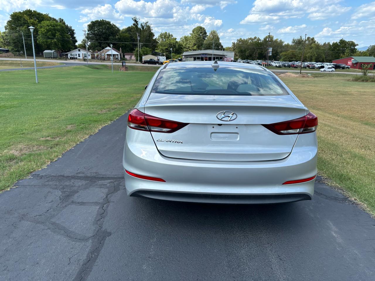 Hyundai Elantra SE 2.0L Auto (Alabama) 2017