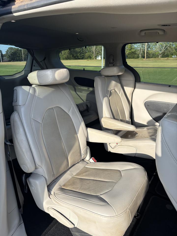 Chrysler Pacifica Touring L FWD 2021