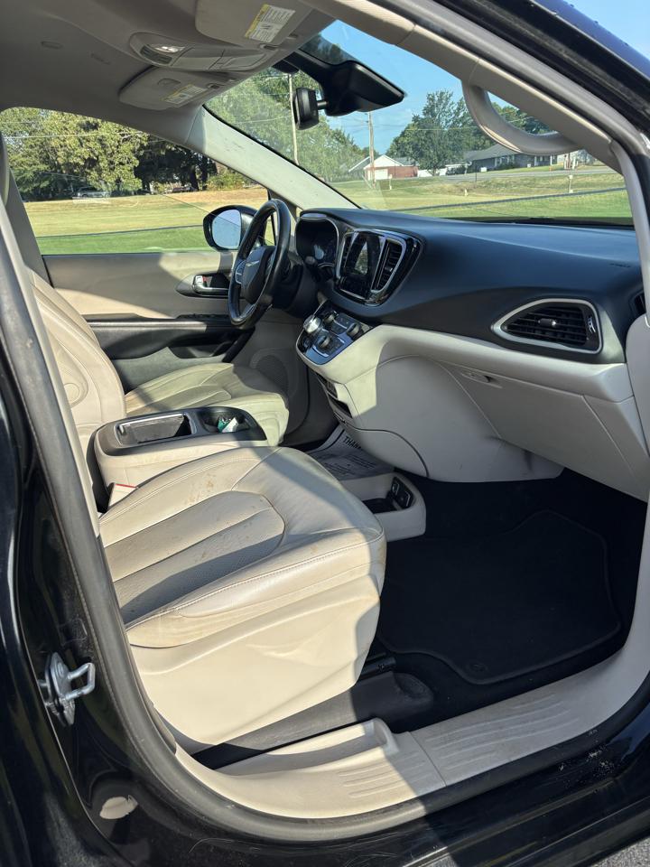 Chrysler Pacifica Touring L FWD 2021