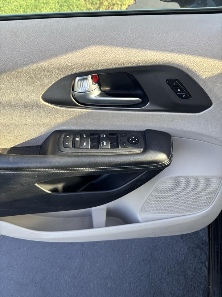 Chrysler Pacifica Touring L FWD 2021