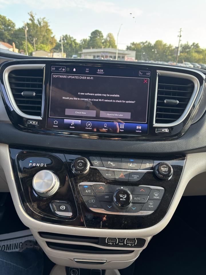 Chrysler Pacifica Touring L FWD 2021