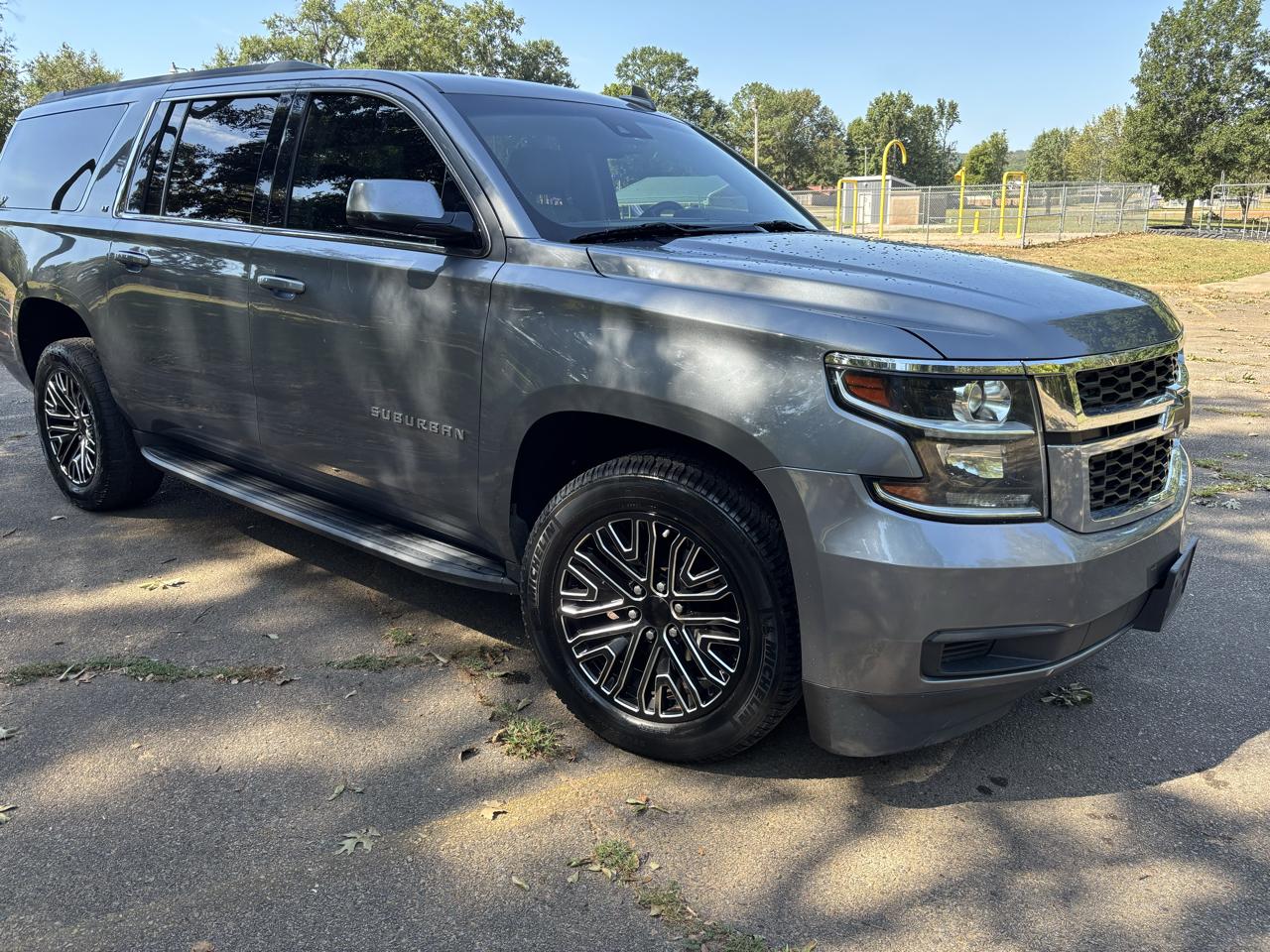 Chevrolet Suburban 2WD 4dr 1500 LT 2019