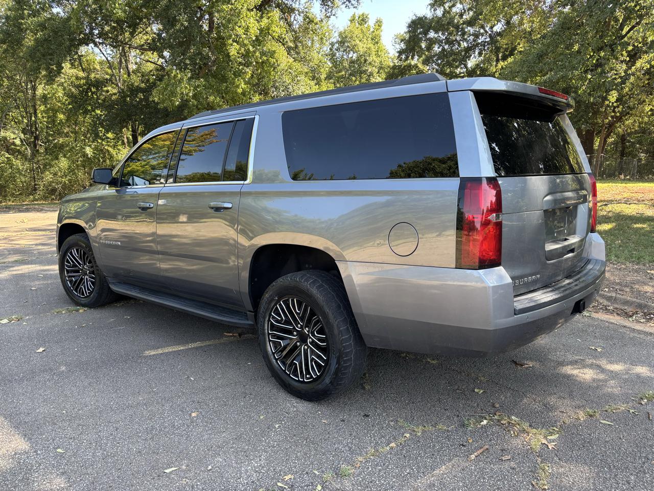 Chevrolet Suburban 2WD 4dr 1500 LT 2019