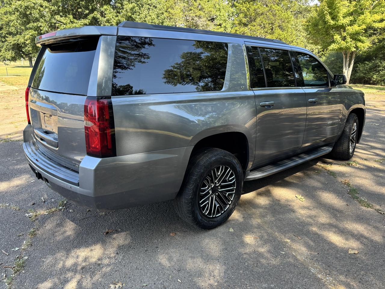 Chevrolet Suburban 2WD 4dr 1500 LT 2019