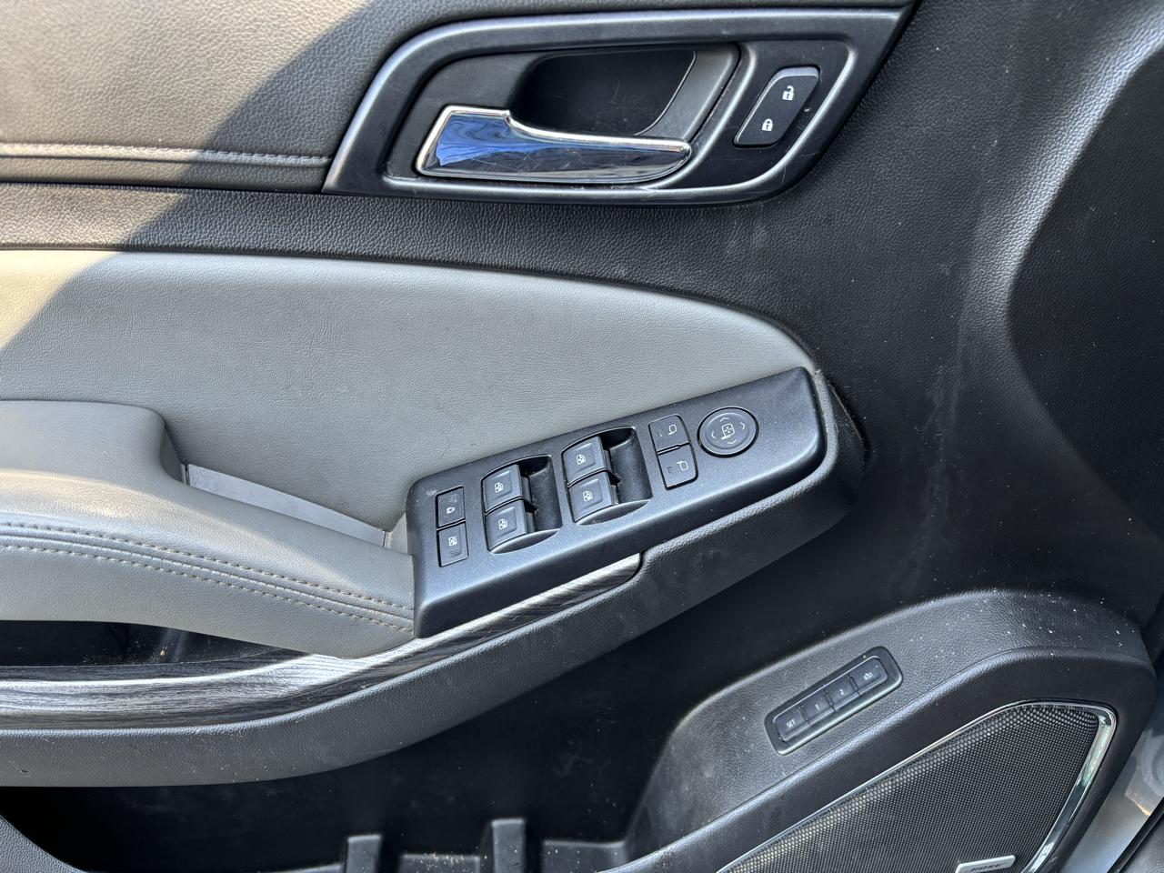 Chevrolet Suburban 2WD 4dr 1500 LT 2019