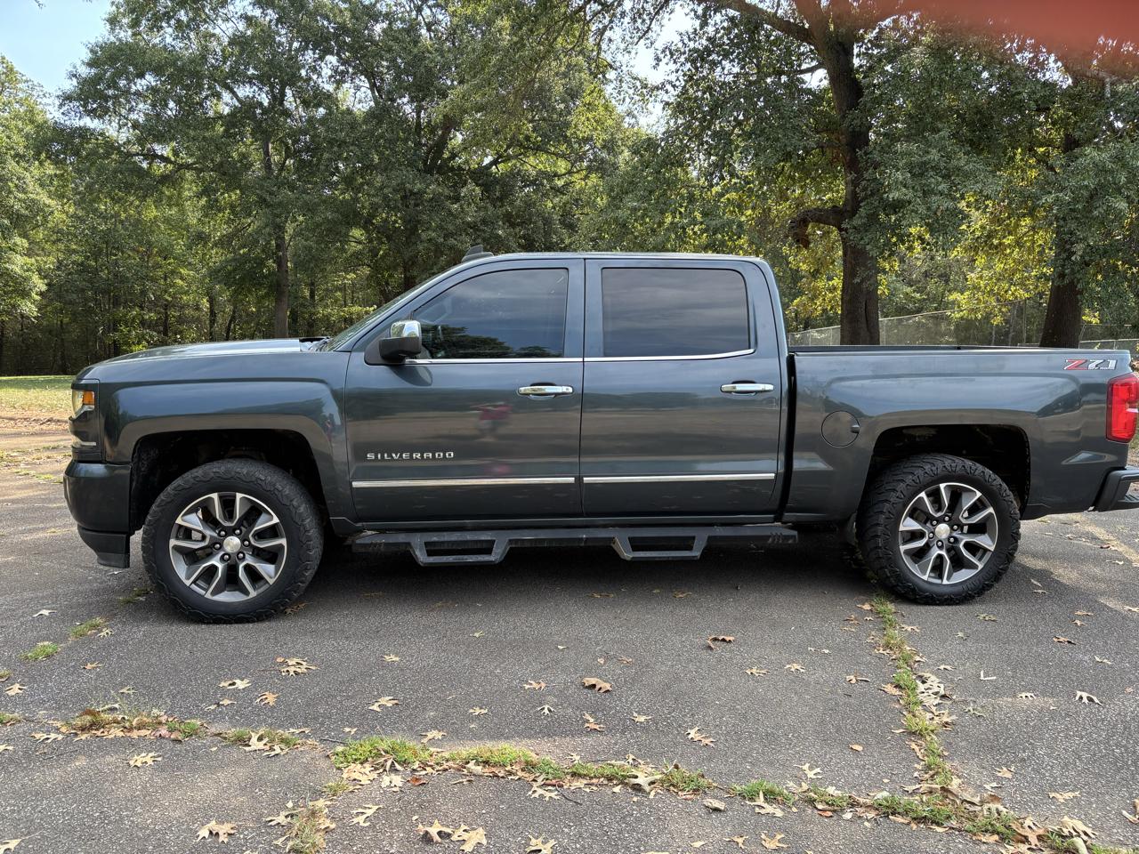Chevrolet Silverado 1500 4WD Crew Cab 143.5" LTZ w/2LZ 2018