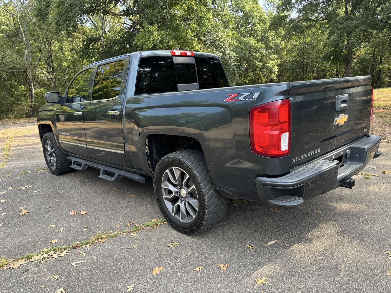 Chevrolet Silverado 1500 4WD Crew Cab 143.5" LTZ w/2LZ 2018