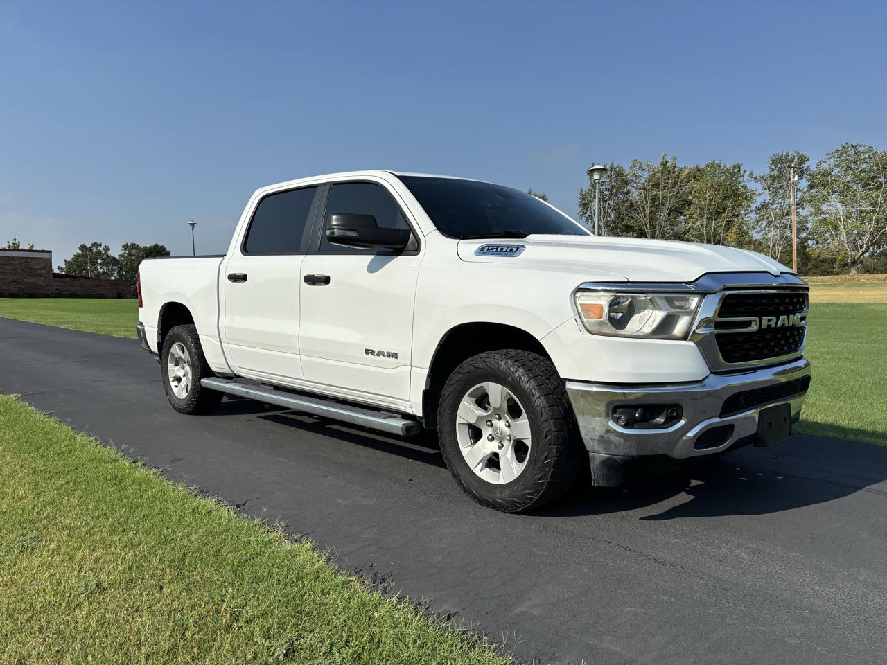 RAM 1500 Big Horn 4x4 Crew Cab 5'7" Box 2023