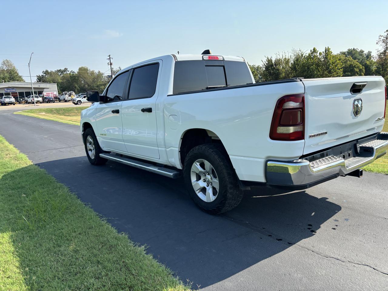 RAM 1500 Big Horn 4x4 Crew Cab 5'7" Box 2023
