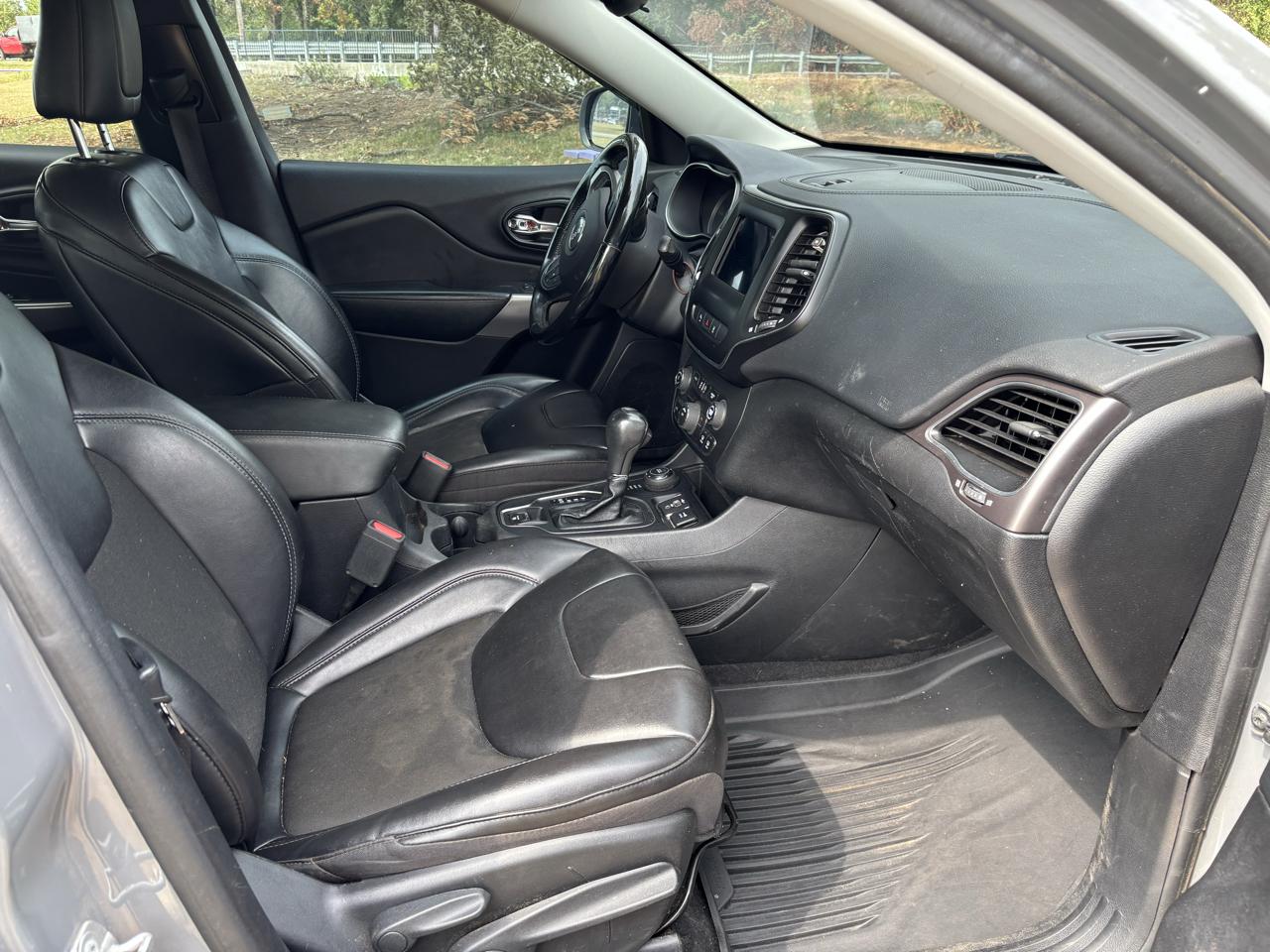 Jeep Cherokee Latitude Plus 4x4 2021