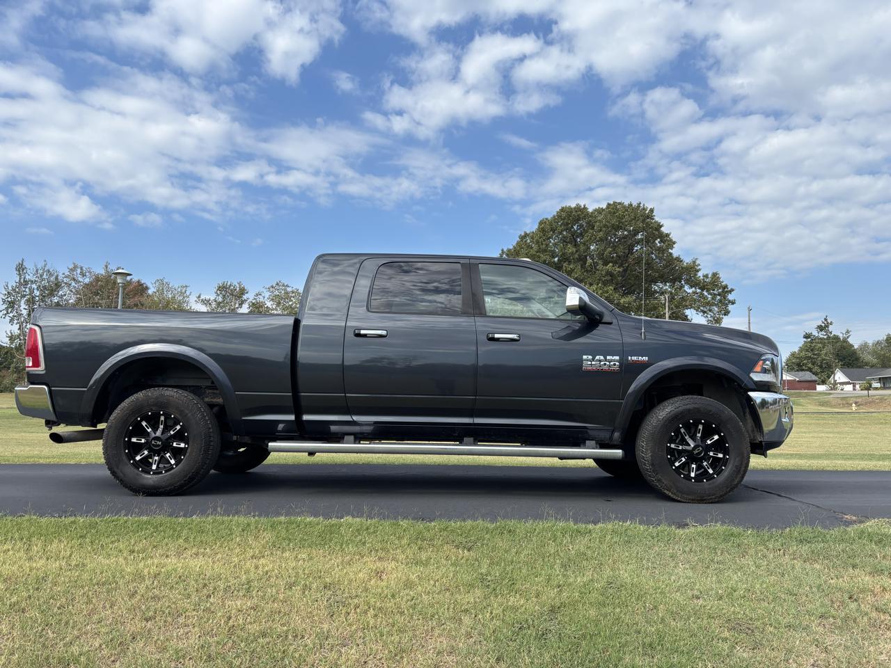 RAM 2500 4WD Mega Cab 160.5" Laramie 2015