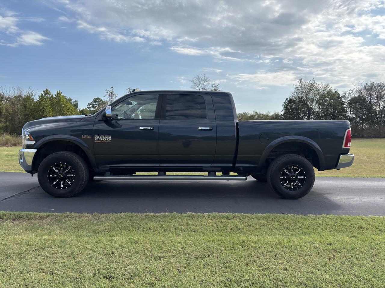 RAM 2500 4WD Mega Cab 160.5" Laramie 2015