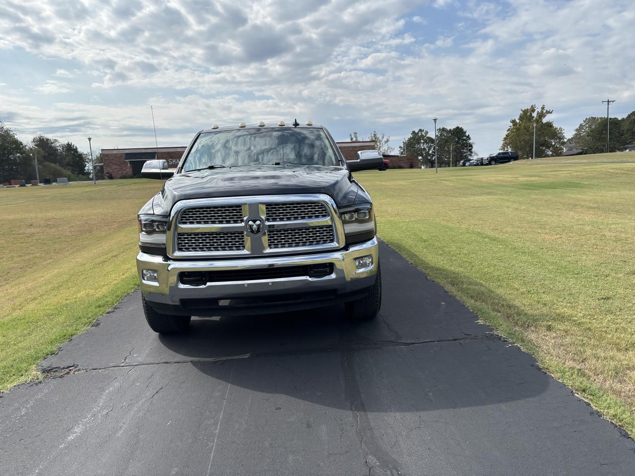 RAM 2500 4WD Mega Cab 160.5" Laramie 2015